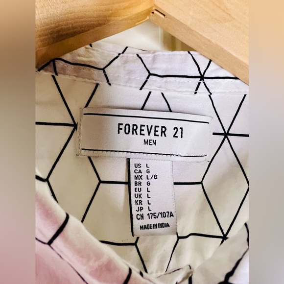 MEN’S FOREVER 21 GEOMETRIC PRINT POLO,SHORT SLEEVE IN WHITE/BLACK, SIZE L - Picture 6 of 6